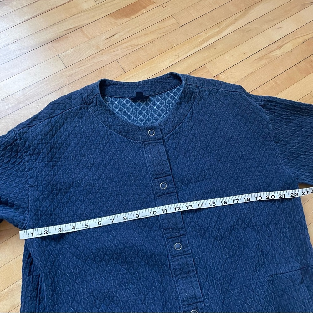 J Jill Indigo quilted style blue button up cardigan with pockets - Picture 7 of 9